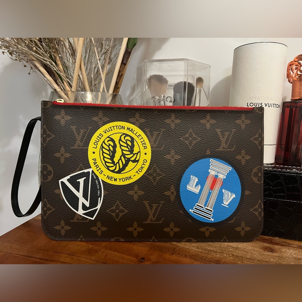 LOUIS VUITTON ZIP POUCH